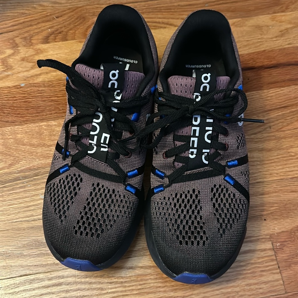 On Cloud size 8– like new